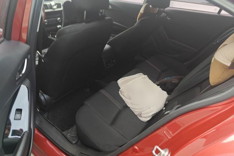 Used Mazda 3 Axela 2017 Sedan 1.5L Automatic Luxury Model Emission Standard China V Left Rear Seat