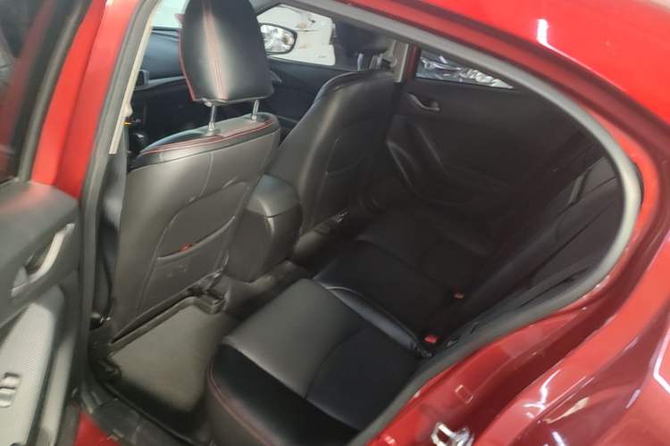Used Mazda 3 Axela 2017 Sedan 1.5L Automatic Comfort Model Emission Standard China V Left Rear Seat