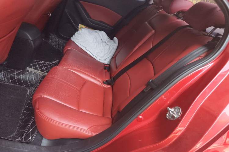 Used Mazda 3 Axela 2017 Sedan 1.5L Automatic Comfort Model Emission Standard China V Left Rear Seat