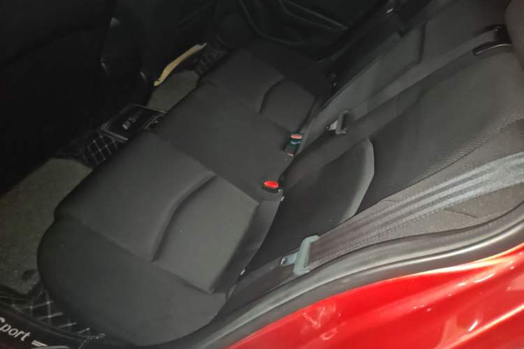 Used Mazda 3 Axela 2017 Hatchback 1.5L Automatic Comfort Model Emission Standard China V Left Rear Seat