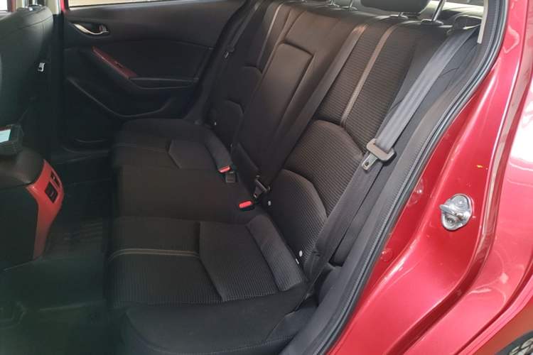 Used Mazda 3 Axela 2017 Sedan 1.5L Automatic Luxury Model Emission Standard China V Left Rear Seat