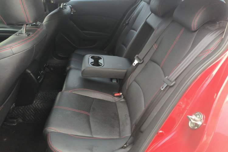 Used Mazda 3 Axela 2017 Hatchback 1.5L Automatic Luxury Model Emission Standard China V Left Rear Seat