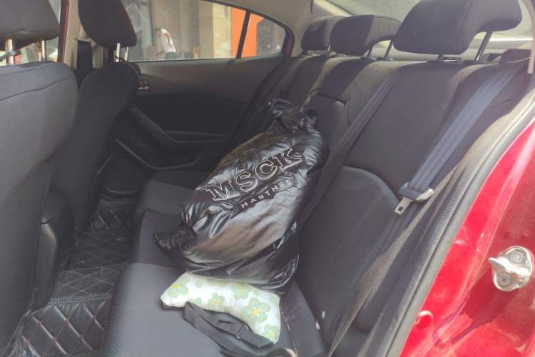 Used Mazda 3 Axela 2017 Sedan 1.5L Automatic Comfort Model Emission Standard China V Left Rear Seat