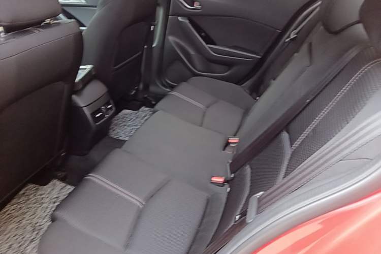 Used Mazda 3 Axela 2017 Sedan 1.5L Automatic Luxury Model China VI Standard Left Rear Seat