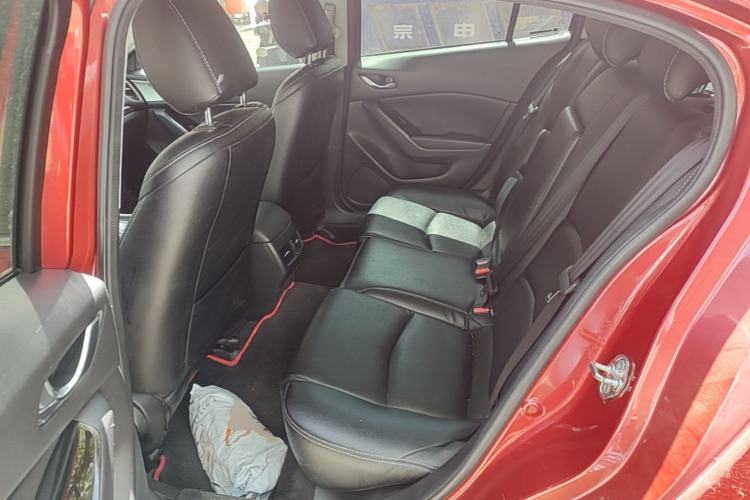 Used Mazda 3 Axela 2017 Sedan 1.5L Automatic Luxury Model Emission Standard China V Left Rear Seat