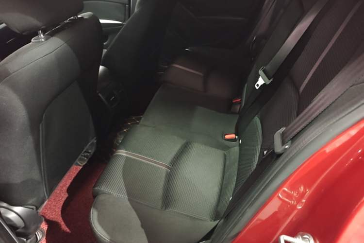 Used Mazda 3 Axela 2017 Hatchback 1.5L Automatic Luxury Model Emission Standard China V Left Rear Seat