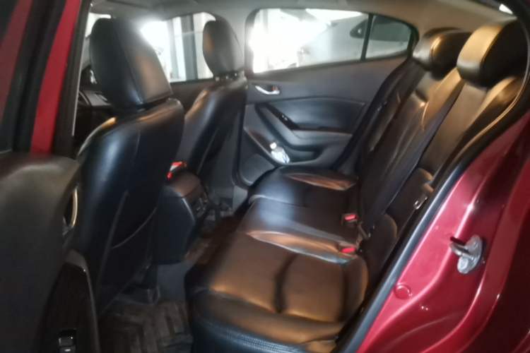 Used Mazda 3 Axela 2017 Sedan 1.5L Automatic Luxury Model Emission Standard China V Left Rear Seat