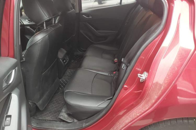 Used Mazda 3 Axela 2017 Sedan 1.5L Automatic Luxury Model Emission Standard China V Left Rear Seat