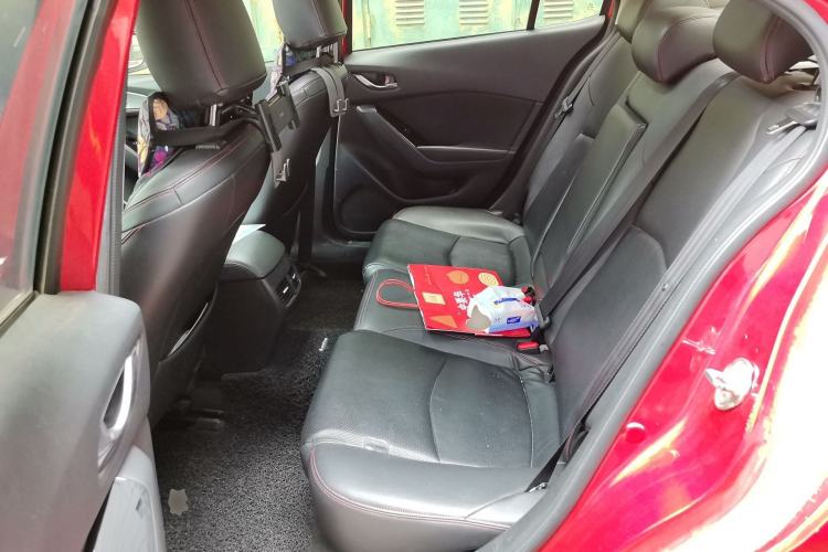 Used Mazda 3 Axela 2017 Sedan 1.5L Automatic Luxury Model China VI Standard Left Rear Seat