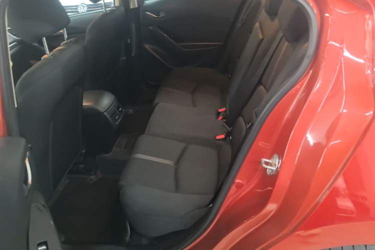 Used Mazda 3 Axela 2017 Sedan 1.5L Automatic Luxury Model Emission Standard China V Left Rear Seat