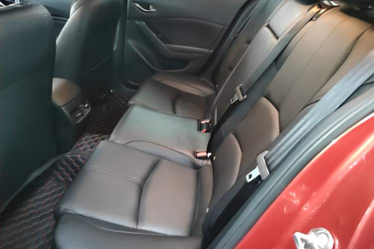 Used Mazda 3 Axela 2017 Hatchback 2.0L Automatic Sport Model China V Emission Standard Left Rear Seat