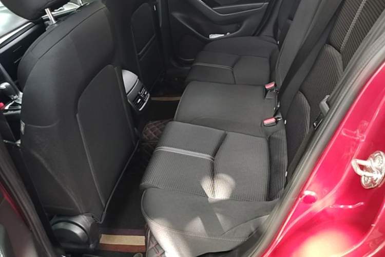 Used Mazda 3 Axela 2017 Sedan 1.5L Automatic Luxury Model Emission Standard China V Left Rear Seat