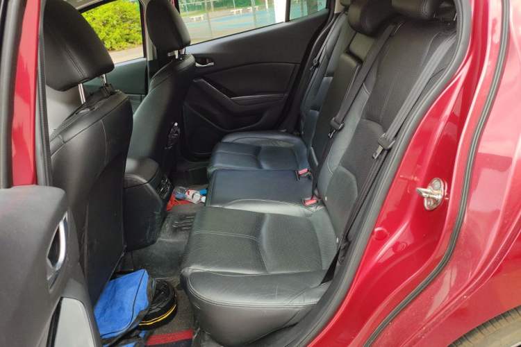 Used Mazda 3 Axela 2017 Hatchback 2.0L Automatic Sport Model China V Emission Standard Left Rear Seat