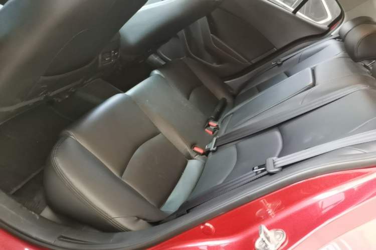 Used Mazda 3 Axela 2017 Sedan 1.5L Automatic Luxury Model Emission Standard China V Left Rear Seat