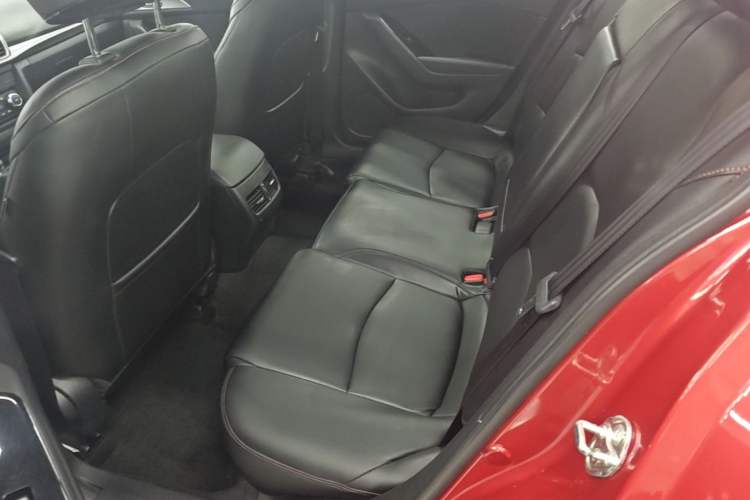 Used Mazda 3 Axela 2017 Sedan 1.5L Automatic Luxury Model Emission Standard China V Left Rear Seat