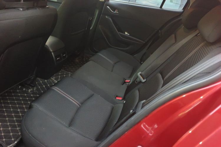 Used Mazda 3 Axela 2017 Hatchback 1.5L Automatic Luxury Model Emission Standard China V Left Rear Seat