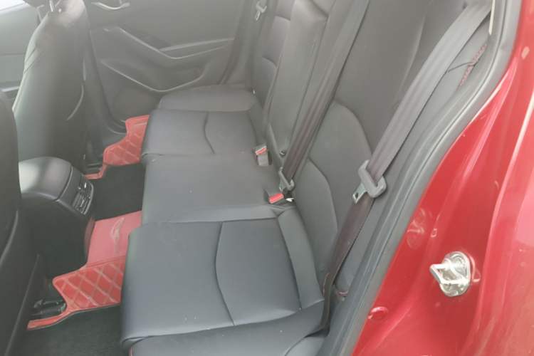 Used Mazda 3 Axela 2017 Sedan 1.5L Automatic Luxury Model Emission Standard China V Left Rear Seat