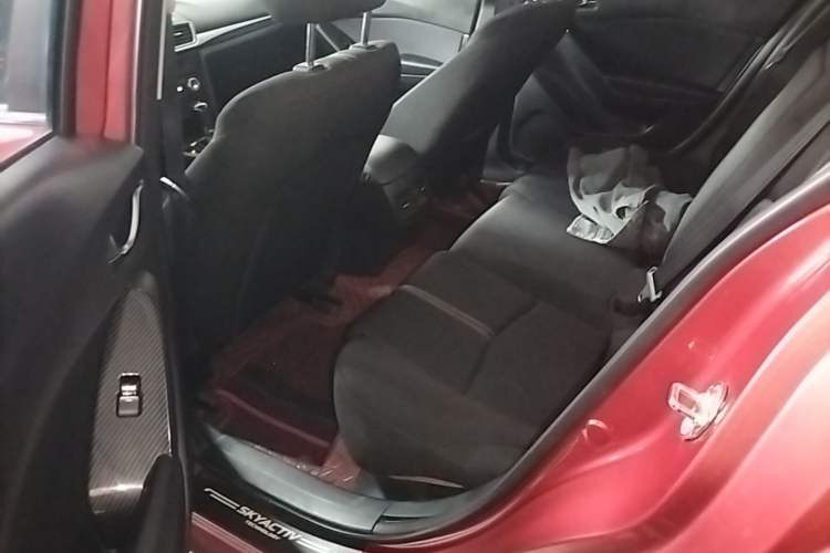 Used Mazda 3 Axela 2017 Sedan 1.5L Automatic Luxury Model Emission Standard China V Left Rear Seat