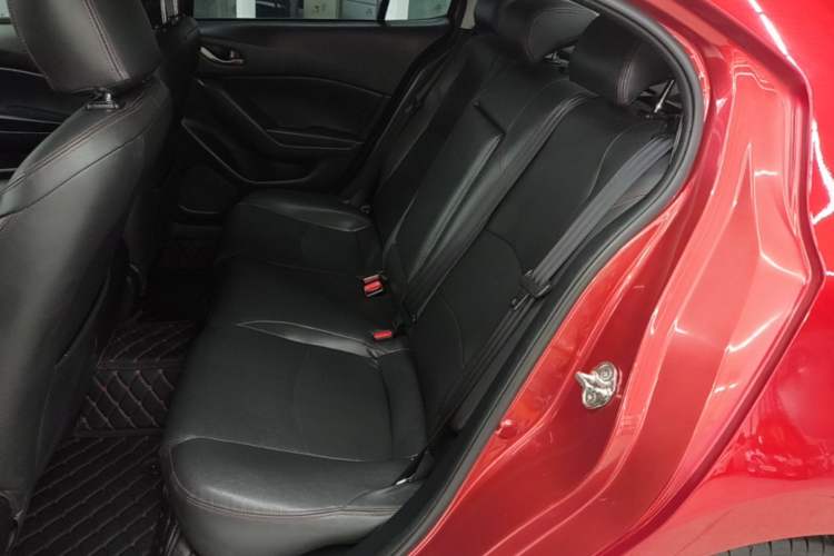 Used Mazda 3 Axela 2017 Sedan 1.5L Automatic Comfort Model Emission Standard China V Left Rear Seat