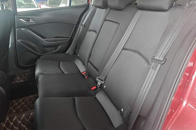 Used Mazda 3 Axela 2017 Sedan 1.5L Automatic Comfort Model China VI Standard Left Rear Seat