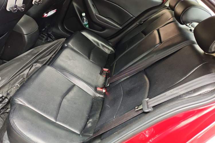 Used Mazda 3 Axela 2017 Sedan 1.5L Automatic Comfort Model Emission Standard China V Left Rear Seat