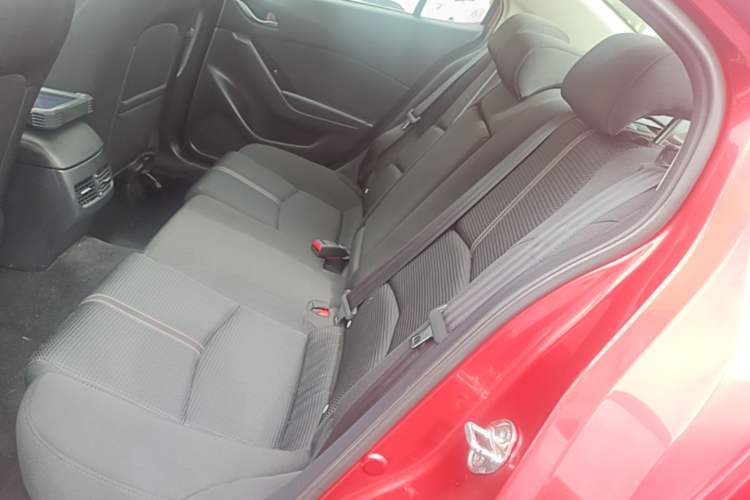 Used Mazda 3 Axela 2017 Sedan 1.5L Automatic Luxury Model Emission Standard China V Left Rear Seat