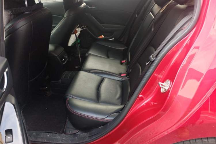 Used Mazda 3 Axela 2017 Sedan 1.5L Automatic Luxury Model China VI Standard Left Rear Seat
