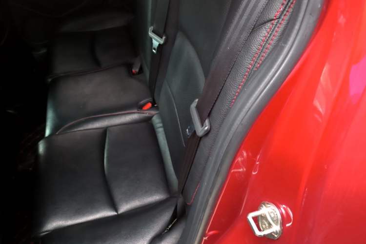 Used Mazda 3 Axela 2017 Hatchback 1.5L Automatic Comfort Model Emission Standard China V Left Rear Seat