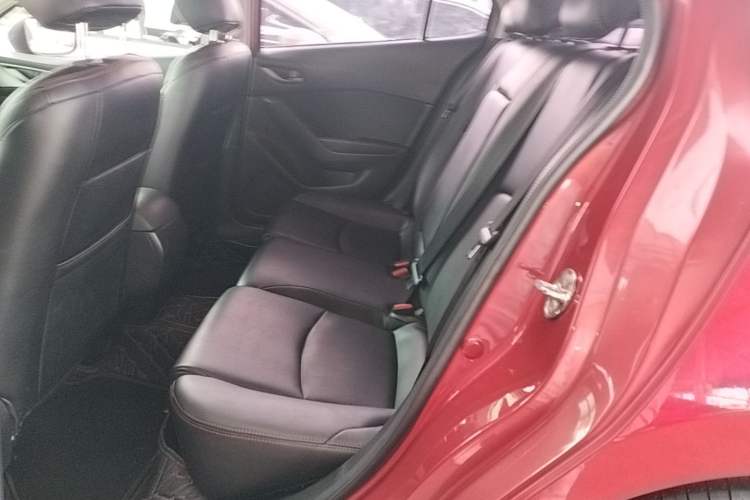 Used Mazda 3 Axela 2017 Sedan 1.5L Automatic Comfort Model Emission Standard China V Left Rear Seat