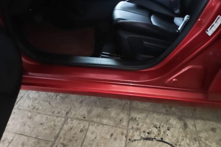 Used Mazda 3 Axela 2017 Sedan 1.5L Automatic Comfort Model Emission Standard China V Left Side Sill