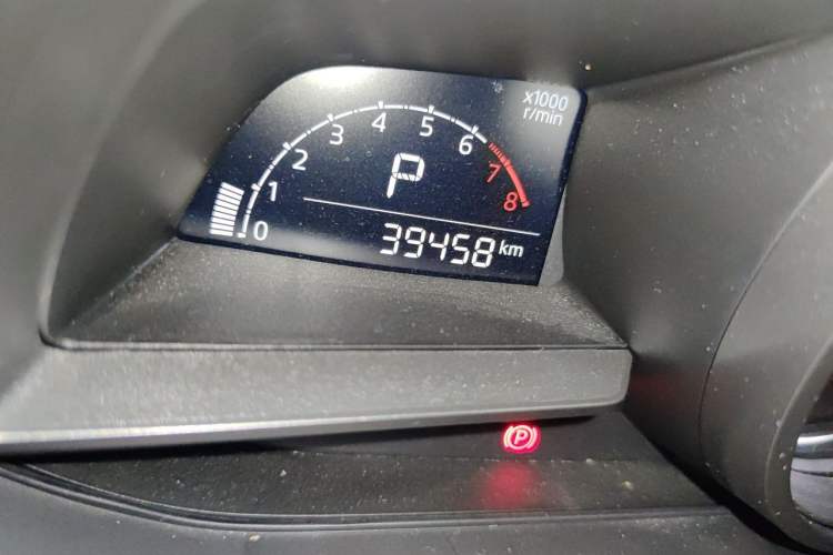 Used Mazda 3 Axela 2017 Hatchback 1.5L Automatic Luxury Model Emission Standard China V Odometer Close Up