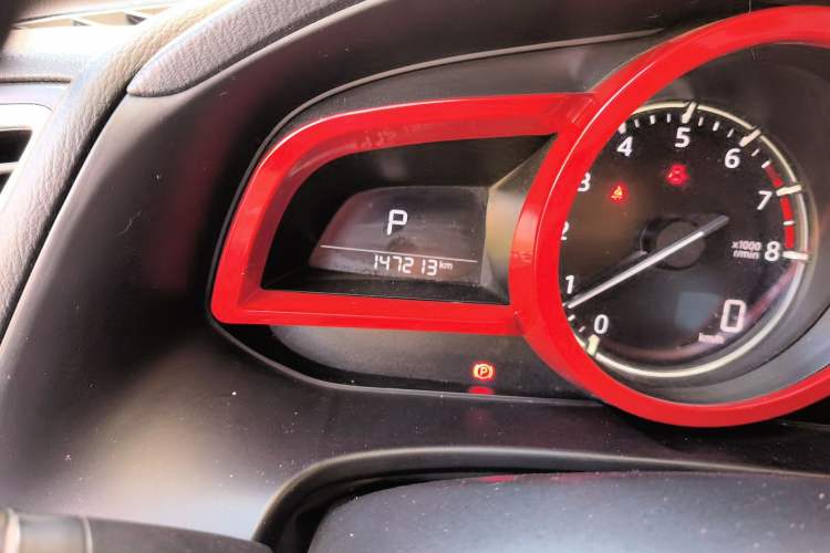 Used Mazda 3 Axela 2017 Hatchback 2.0L Automatic Sport Model China V Emission Standard Odometer Close Up