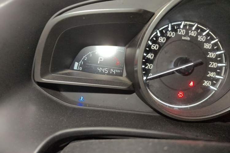 Used Mazda 3 Axela 2017 Sedan 1.5L Automatic Comfort Model Emission Standard China V Odometer Close Up