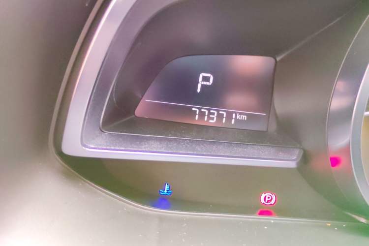 Used Mazda 3 Axela 2017 Hatchback 2.0L Automatic Sport Model China V Emission Standard Odometer Close Up