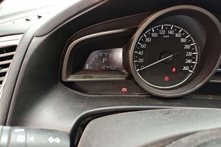 Used Mazda 3 Axela 2017 Sedan 1.5L Automatic Luxury Model Emission Standard China V Odometer Close Up