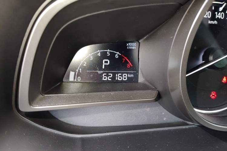 Used Mazda 3 Axela 2017 Sedan 1.5L Automatic Comfort Model Emission Standard China V Odometer Close Up