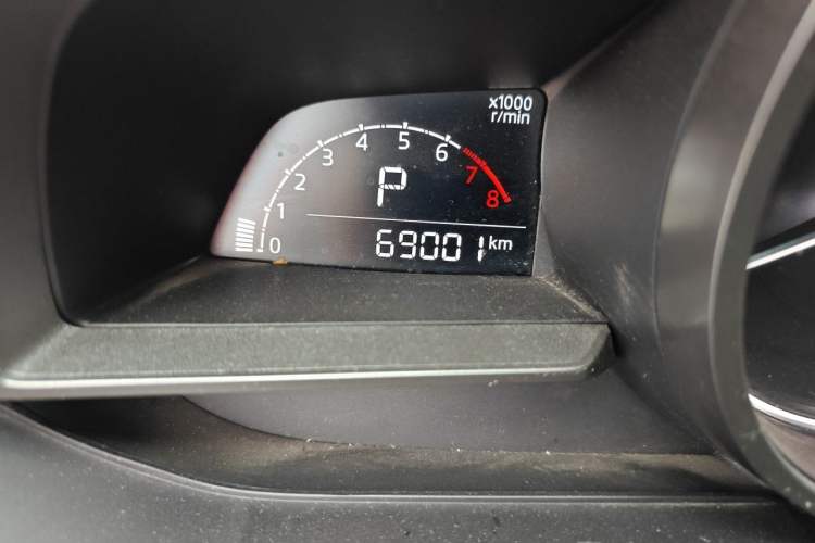 Used Mazda 3 Axela 2017 Sedan 1.5L Automatic Comfort Model Emission Standard China V Odometer Close Up