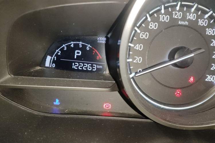 Used Mazda 3 Axela 2017 Sedan 1.5L Automatic Luxury Model Emission Standard China V Odometer Close Up