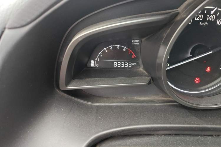 Used Mazda 3 Axela 2017 Sedan 1.5L Manual Comfort Model Emission Standard China V Odometer Close Up