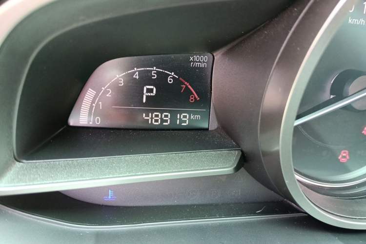 Used Mazda 3 Axela 2017 Sedan 1.5L Automatic Luxury Model Emission Standard China V Odometer Close Up