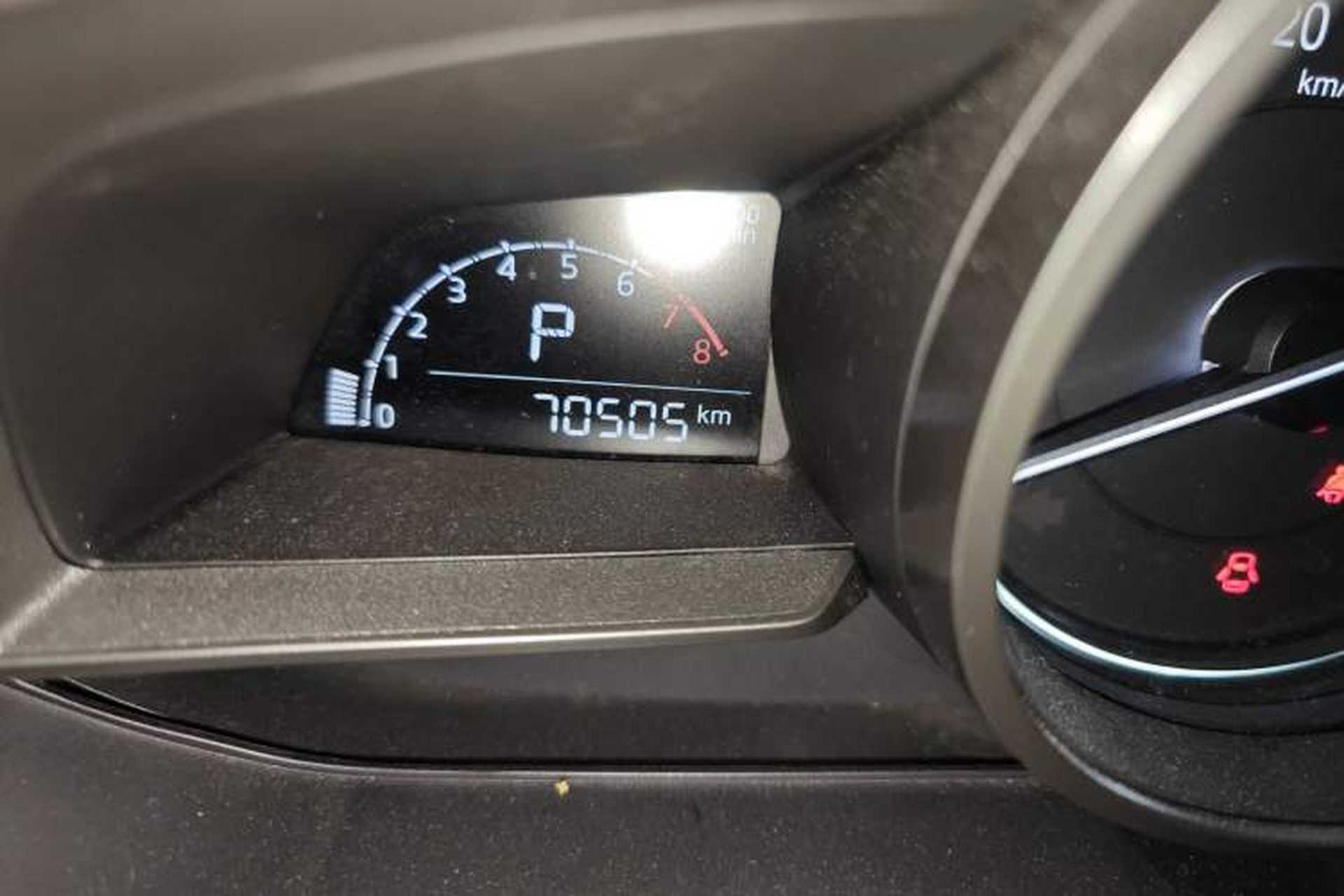 Used Mazda 3 Axela 2017 Sedan 1.5L Automatic Comfort Model Emission Standard China V Odometer Close Up