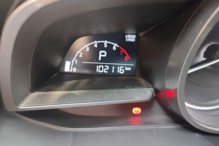 Used Mazda 3 Axela 2017 Sedan 1.5L Automatic Luxury Model Emission Standard China V Odometer Close Up