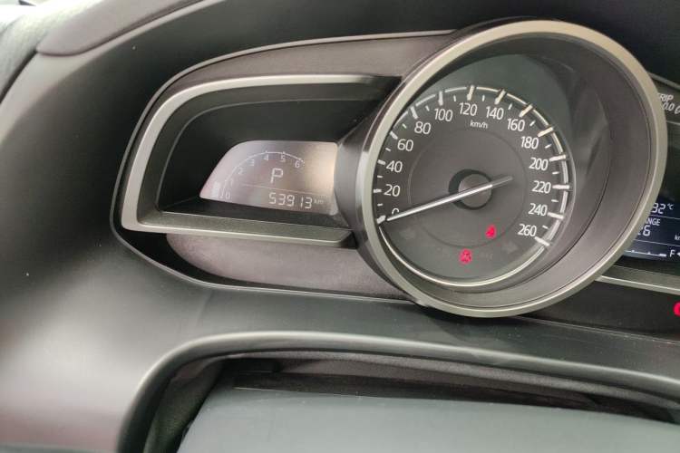 Used Mazda 3 Axela 2017 Hatchback 1.5L Automatic Comfort Model Emission Standard China V Odometer Close Up
