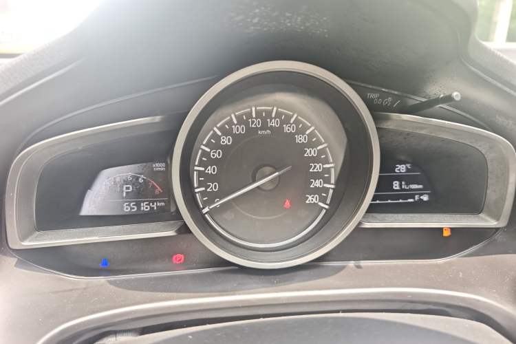 Used Mazda 3 Axela 2017 Sedan 1.5L Automatic Luxury Model Emission Standard China V Odometer Close Up