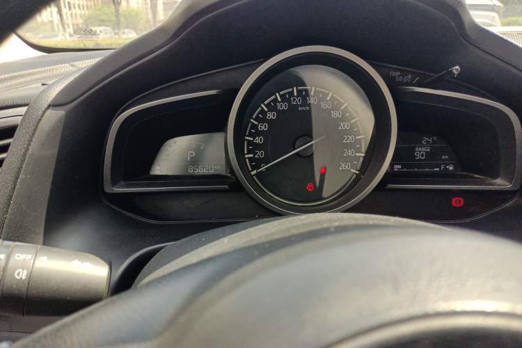 Used Mazda 3 Axela 2017 Sedan 1.5L Automatic Comfort Model Emission Standard China V Odometer Close Up