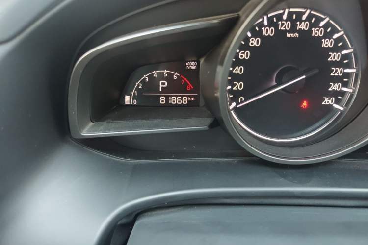 Used Mazda 3 Axela 2017 Sedan 1.5L Automatic Comfort Model Emission Standard China V Odometer Close Up