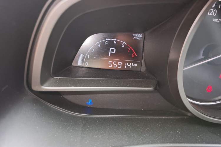 Used Mazda 3 Axela 2017 Sedan 1.5L Automatic Comfort Model Emission Standard China V Odometer Close Up