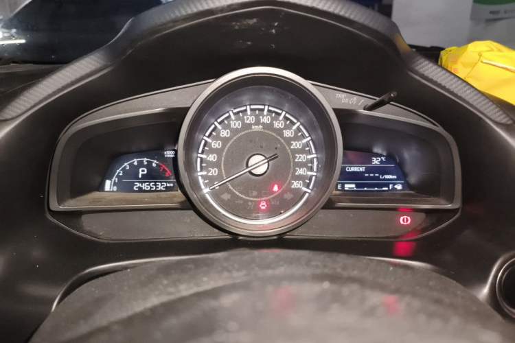 Used Mazda 3 Axela 2017 Sedan 1.5L Automatic Comfort Model Emission Standard China V Odometer Close Up
