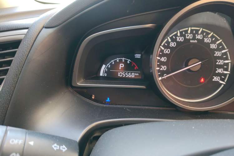 Used Mazda 3 Axela 2017 Sedan 1.5L Automatic Comfort Model Emission Standard China V Odometer Close Up