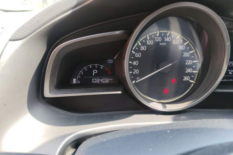 Used Mazda 3 Axela 2017 Sedan 1.5L Automatic Comfort Model China VI Standard Odometer Close Up